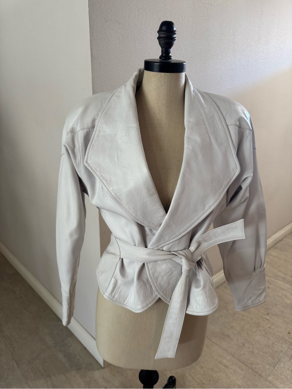 Women's Soft Leather Wrap Jacket in Light Gray/ white
